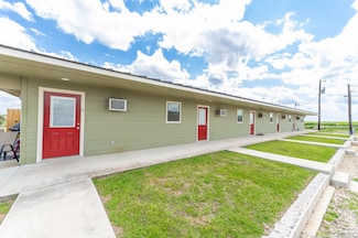 2893 U S 83, Uvalde, TX 78801