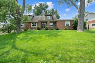 313 Wildbrier Dr, Ballwin, MO 63011