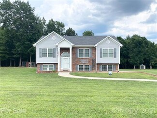 4719 Horseshoe Bend Rd, Hudson, NC 28638