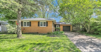 1001 E Sunnycrest Dr, Urbana, IL 61801