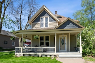 1112 4th St S, Stillwater, MN 55082