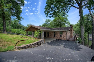121 Atkinson Ln, Hot Springs National Park, AR 71913