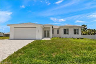 2104 Embers Pkwy W, Cape Coral, FL 33993