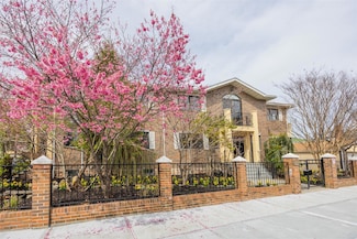 63-39 136th St, Flushing, NY 11367