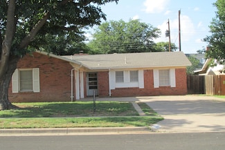 2008 69th St, Lubbock, TX 79412