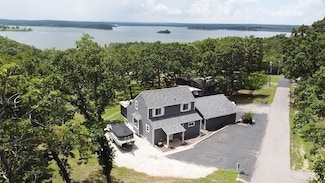 24804 Camelot Dr, Hermitage, MO 65668