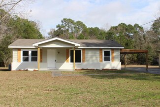 1211 12th St E, Tifton, GA 31794