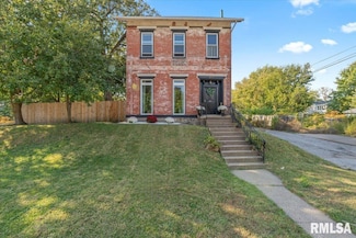 914 Farnam St, Davenport, IA 52803