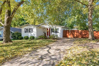 1009 S Benton Ave, Saint Charles, MO 63301