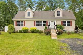 35 Pioneer Rd, Gardiner, NY 12525