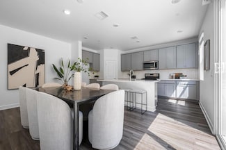 839 Brookdale Dr, Vista, CA 92081