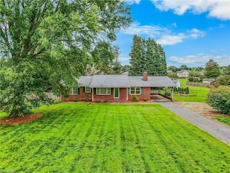 915 Mayford Dr, Kernersville, NC 27284