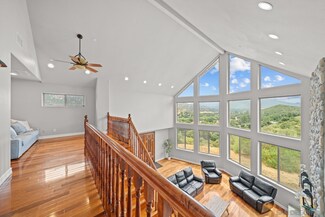10194 Oak Grove Dr, Descanso, CA 91916