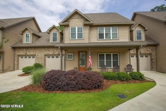129 Pinebranch Ct, Southern Pines, NC 28387