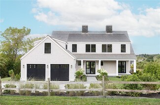 18 Sachuest Dr, Middletown, RI 02842