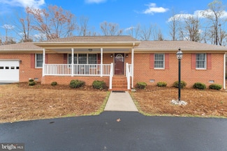 178 Harris Ave, Warsaw, VA 22572