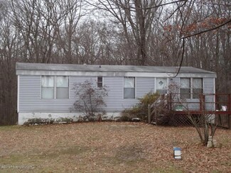 2721 Blytheburn Rd, Mountain Top, PA 18707
