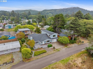 1064 S Front St, Rockaway Beach, OR 97136