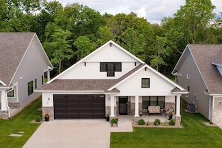 505 Vintage Ln Unit 8, Pella, IA 50219