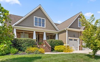 890 Deer Valley Dr, Hixson, TN 37343