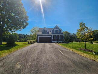 1 Edgewater Dr, Brentwood, NH 03833