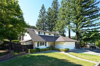 10 Pebble Beach Dr, Novato, CA 94949