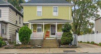 30 Carlisle St, Providence, RI 02907
