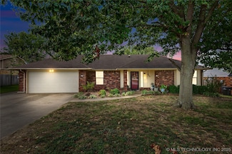 1924 Limestone Rd, Bartlesville, OK 74006