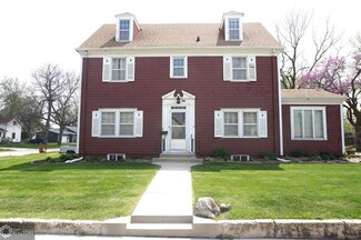 403 W 3rd St, Carroll, IA 51401