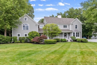 3 Rosewood Ln, Hingham, MA 02043