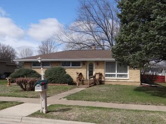 323 S Dousman St, Prairie Du Chien, WI 53821