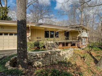 3135 Shaker Dr, Charlotte, NC 28210