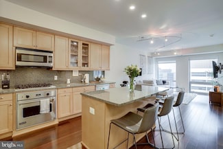 1111 19th St N Unit 1706, Arlington, VA 22209