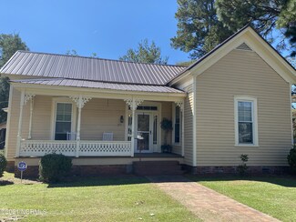 217 W Washington St, La Grange, NC 28551