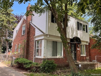 21421 Bournemouth St, Harper Woods, MI 48225
