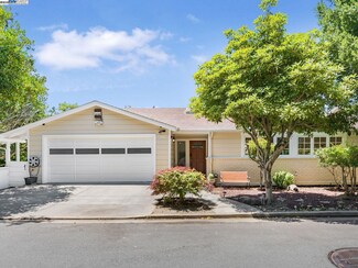 187 Saint James Dr, Piedmont, CA 94611