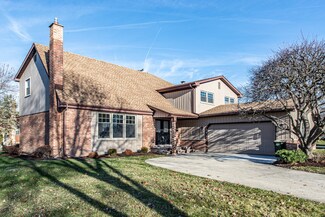 910 E Appletree Ln, Arlington Heights, IL 60004