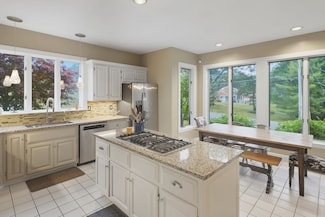 18 Settlers Way, Dracut, MA 01826