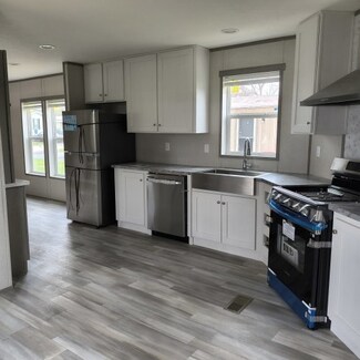 27 Crestwood Dr Unit 13, Middletown, IN 47356