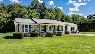 50 Isenhour Park Rd, Taylorsville, NC 28681