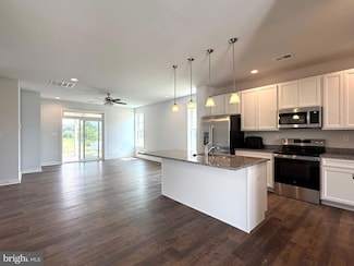 168 Santiago Cir, Martinsburg, WV 25403