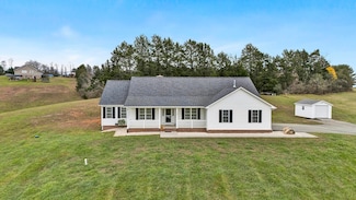 177 Pine Hills Dr, Fincastle, VA 24090