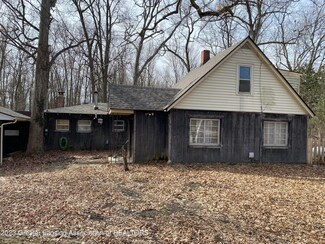 9450 State Rd, Haslett, MI 48840