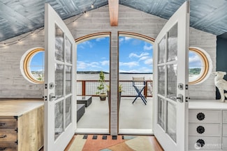 1811 Bay St, Port Orchard, WA 98366