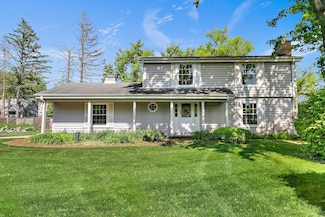 5 Hawthorne Rd, Barrington, IL 60010