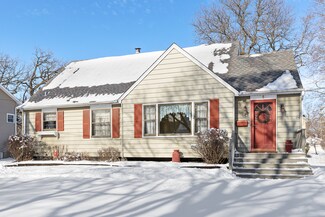 5 Wenholz Ave, East Dundee, IL 60118