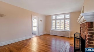 342 Whiteman St, Fort Lee, NJ 07024