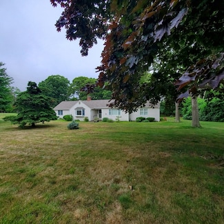 91 Depot Rd W, Harwich, MA 02671