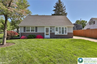 1322 W Rosemont Dr, Bethlehem, PA 18018