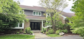 5084 Champlain Cir, West Bloomfield, MI 48323